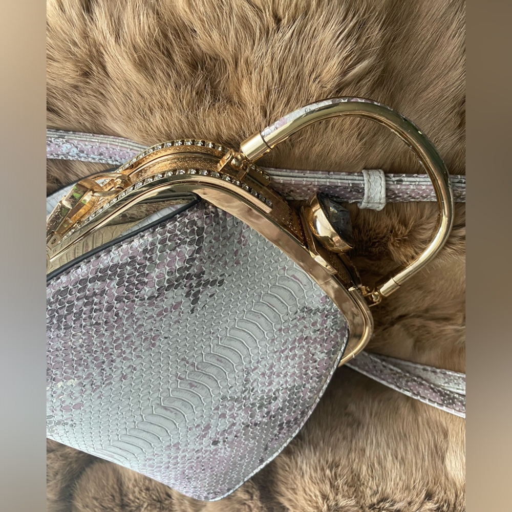 Elegant Snakeskin Patterned Handbag